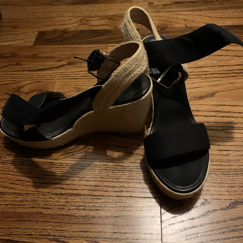 NY&C black wedges
